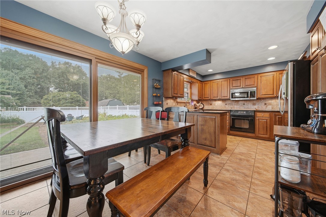 831 Oakcrest Lane NE Massillon OH 44646