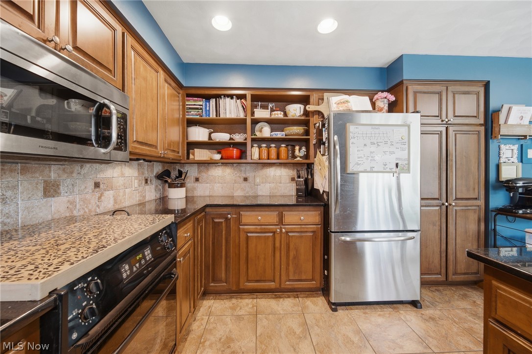 831 Oakcrest Lane NE Massillon OH 44646