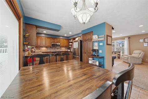 831 Oakcrest Lane NE Massillon OH 44646