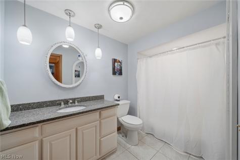 831 Oakcrest Lane NE Massillon OH 44646