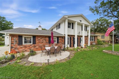 831 Oakcrest Lane NE Massillon OH 44646