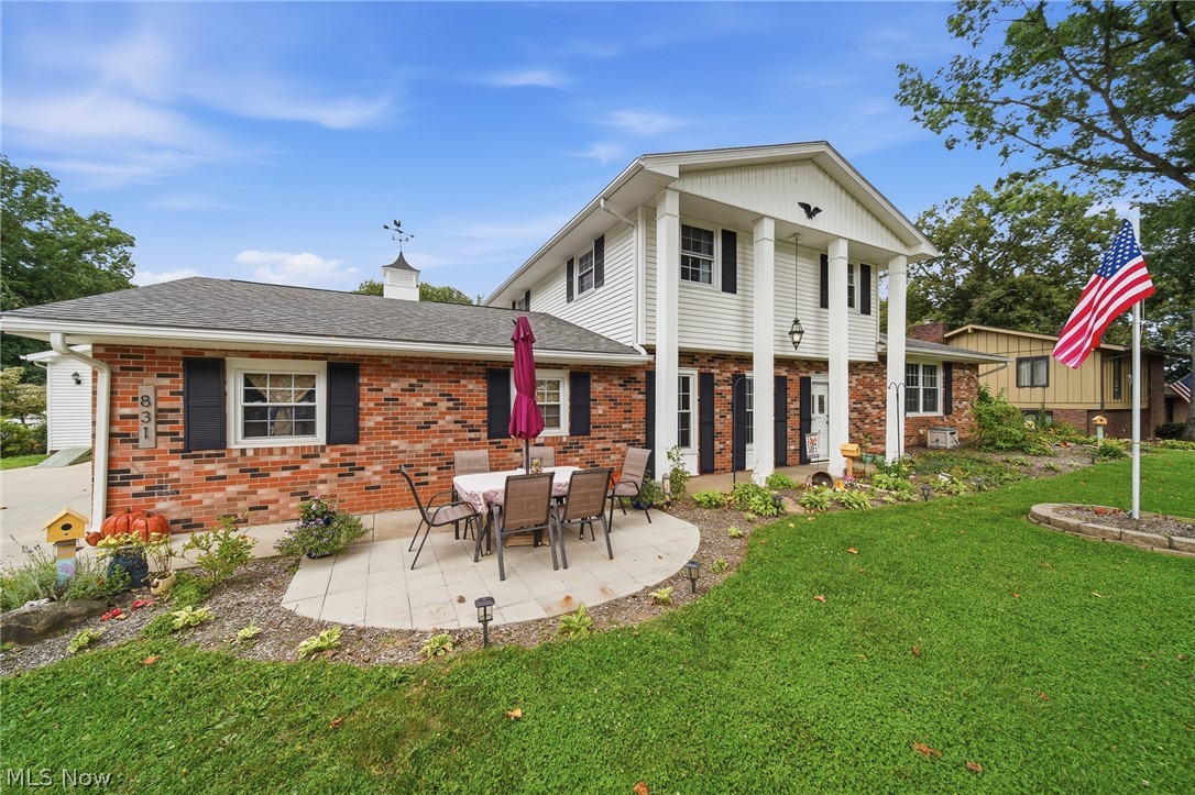 831 Oakcrest Lane NE Massillon OH 44646