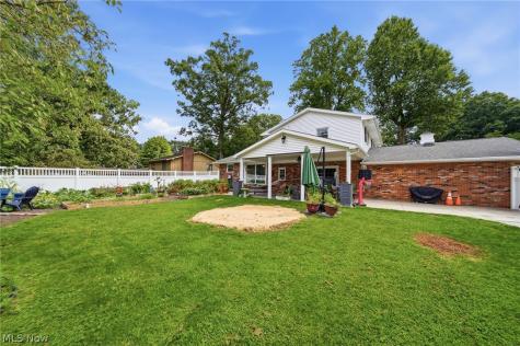 831 Oakcrest Lane NE Massillon OH 44646