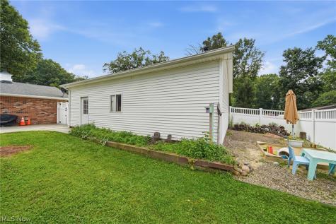 831 Oakcrest Lane NE Massillon OH 44646