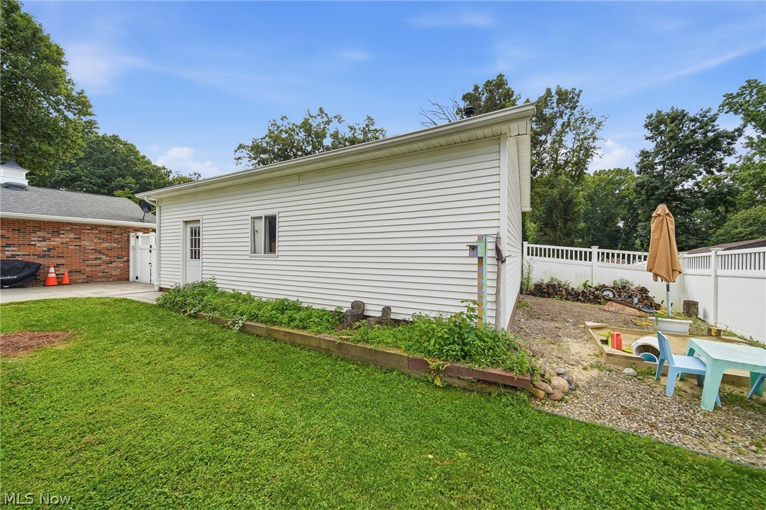 831 Oakcrest Lane NE Massillon OH 44646