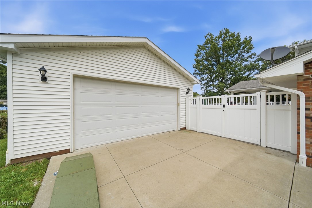 831 Oakcrest Lane NE Massillon OH 44646
