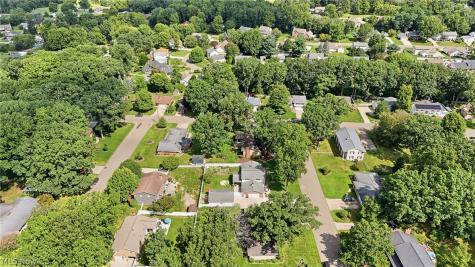 831 Oakcrest Lane NE Massillon OH 44646