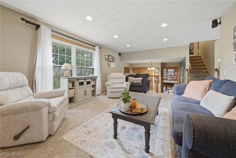 831 Oakcrest Lane NE Massillon OH 44646