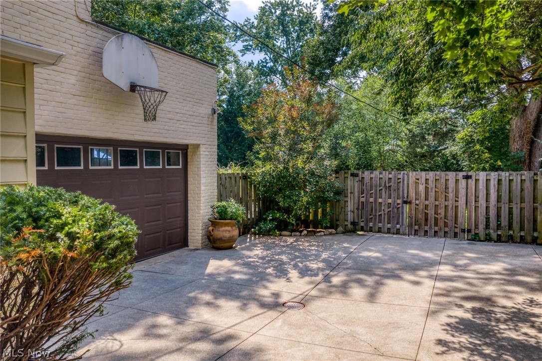 2992 Fontenay Road Shaker Heights OH 44120