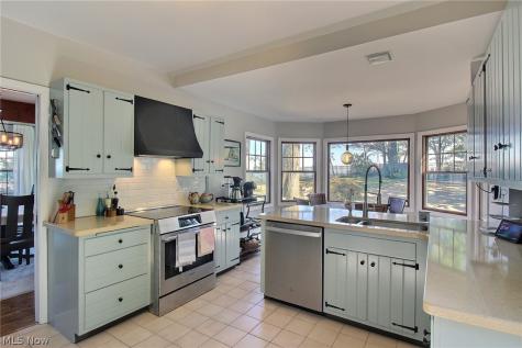 26534 Lake Road Bay Village OH 44140