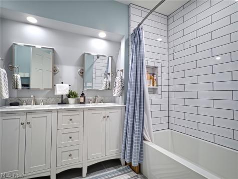 26534 Lake Road Bay Village OH 44140