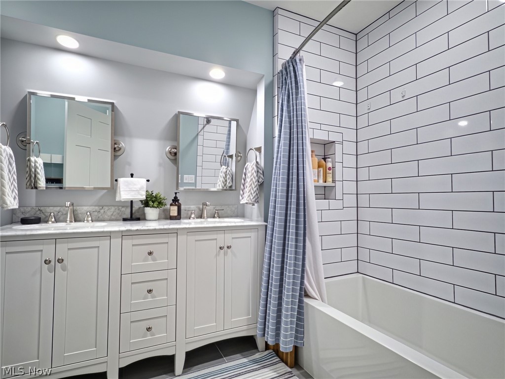 26534 Lake Road Bay Village OH 44140