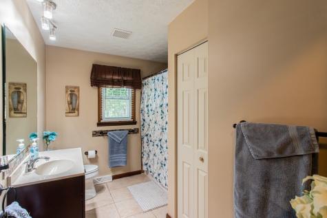 1458 Pepperwood Drive Niles OH 44446