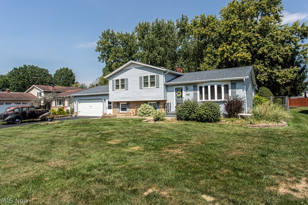 1458 Pepperwood Drive Niles OH 44446