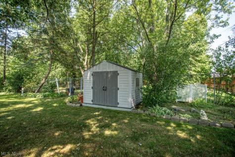 1458 Pepperwood Drive Niles OH 44446