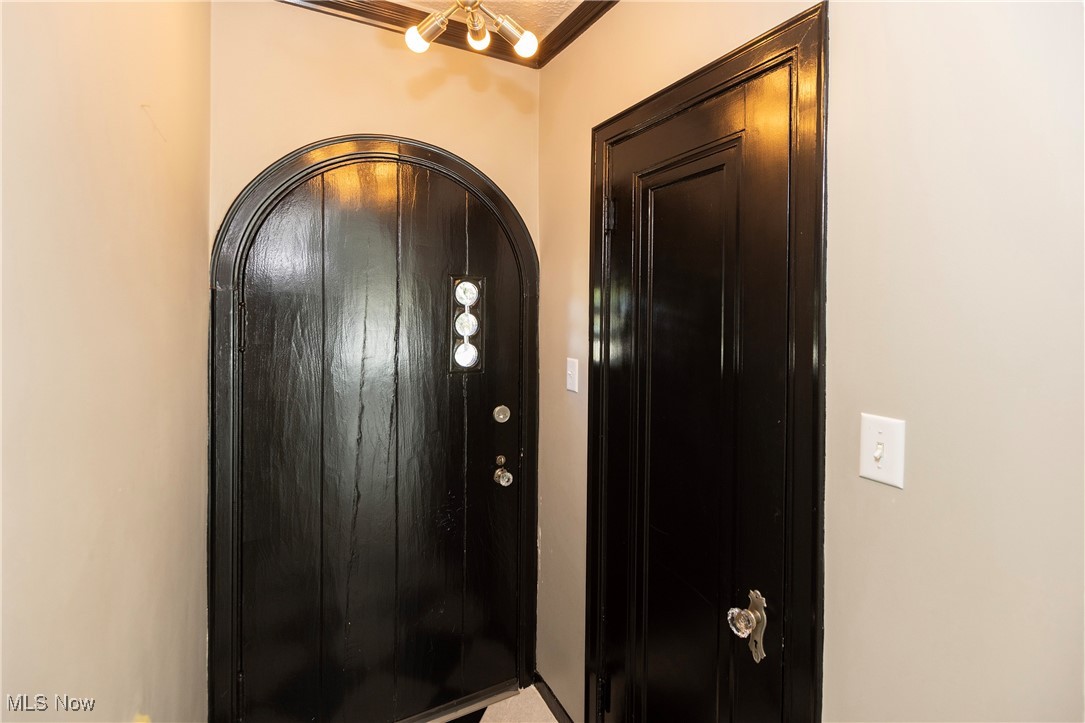 15615 Fernway Avenue Cleveland OH 44111