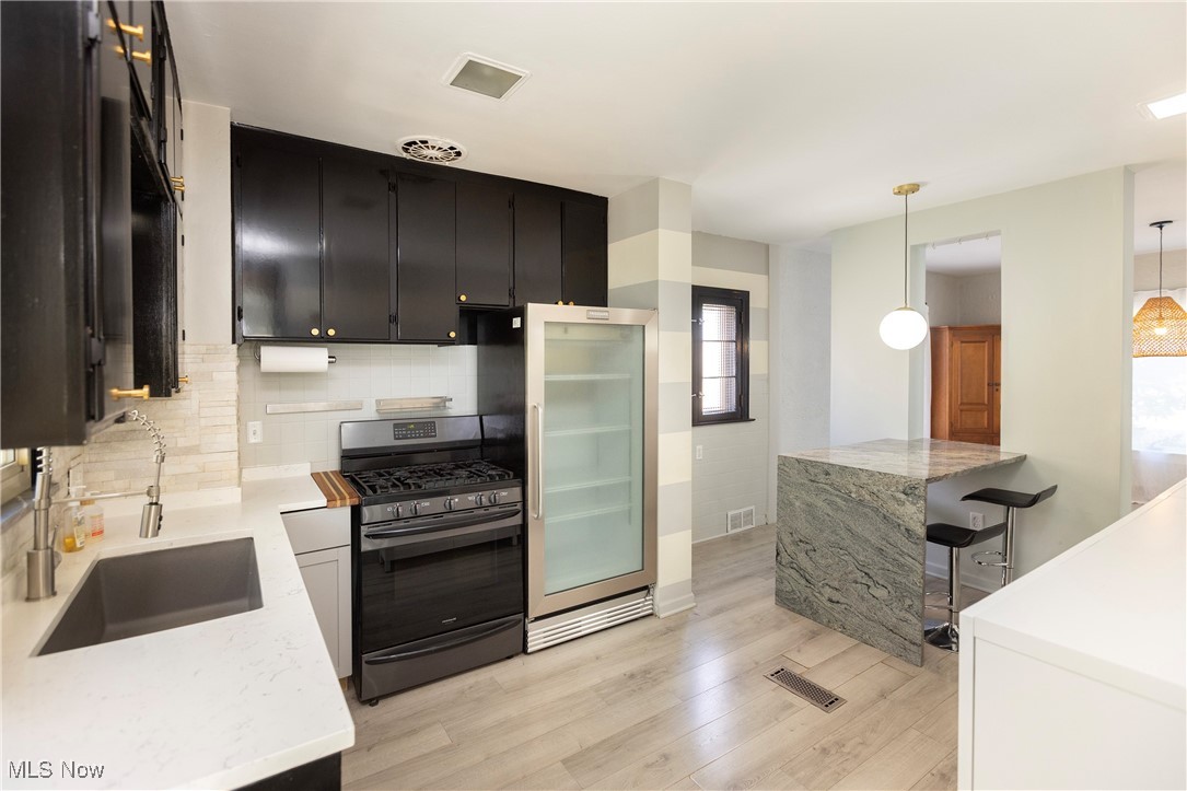 15615 Fernway Avenue Cleveland OH 44111