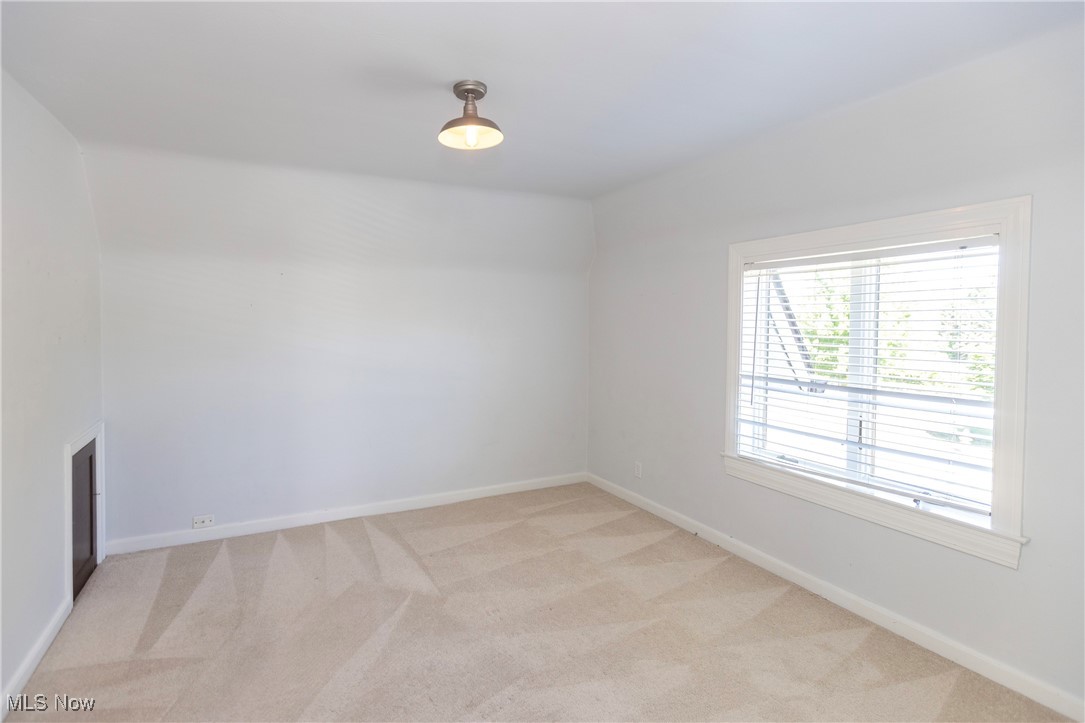 15615 Fernway Avenue Cleveland OH 44111