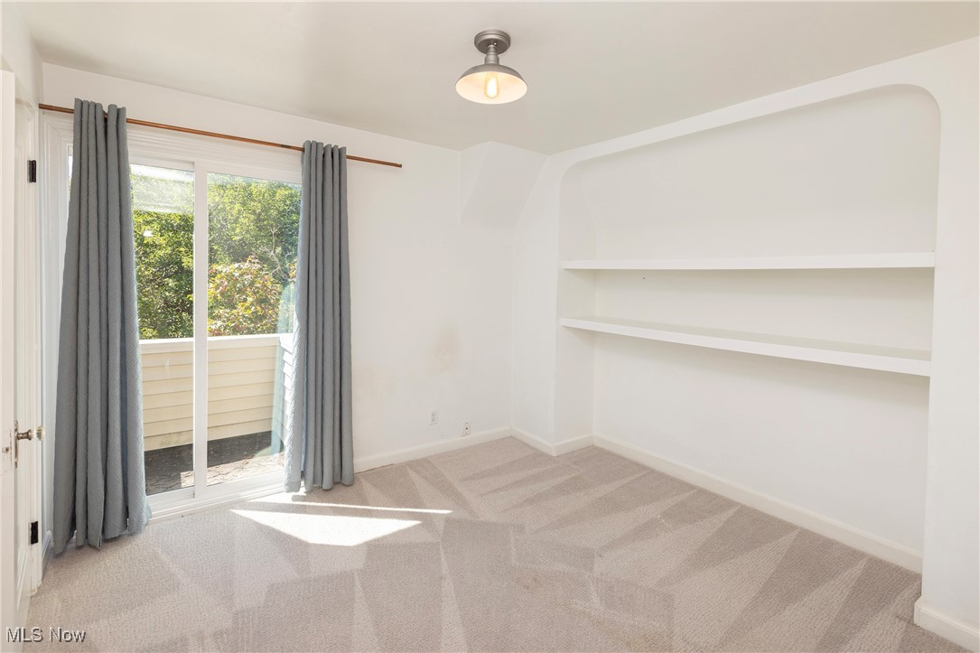 15615 Fernway Avenue Cleveland OH 44111