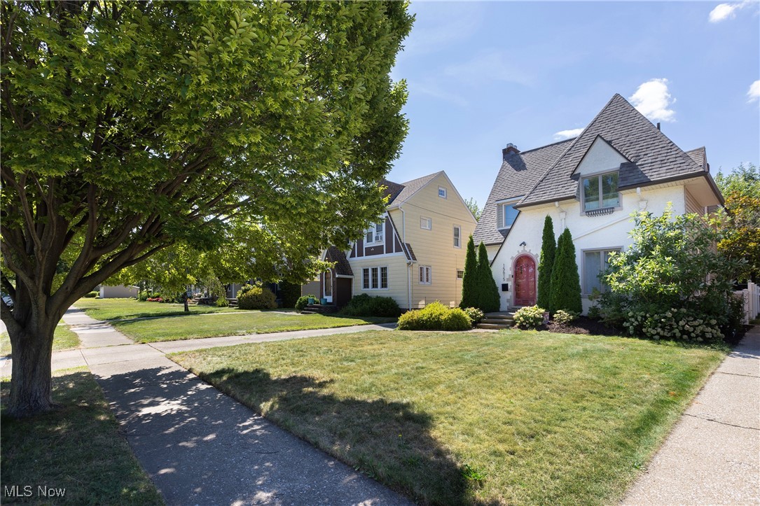 15615 Fernway Avenue Cleveland OH 44111