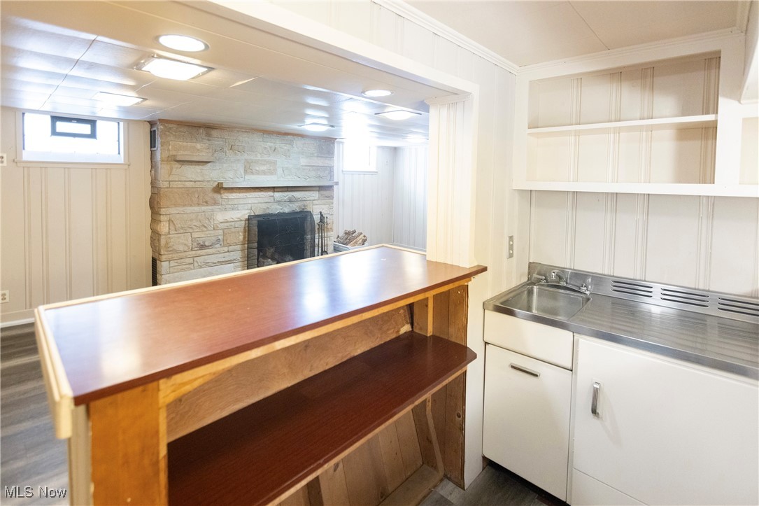 15615 Fernway Avenue Cleveland OH 44111