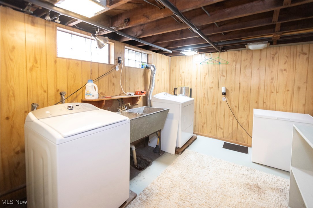 15615 Fernway Avenue Cleveland OH 44111