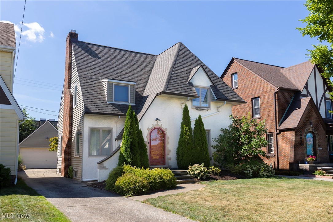 15615 Fernway Avenue Cleveland OH 44111