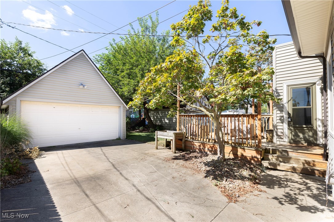 15615 Fernway Avenue Cleveland OH 44111