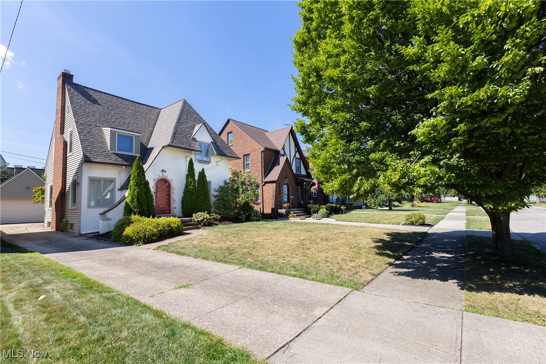 15615 Fernway Avenue Cleveland OH 44111