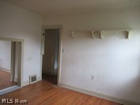 17408 Woodbury Avenue Cleveland OH 44135