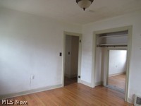 17408 Woodbury Avenue Cleveland OH 44135
