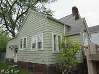 17408 Woodbury Avenue Cleveland OH 44135