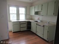 17408 Woodbury Avenue Cleveland OH 44135