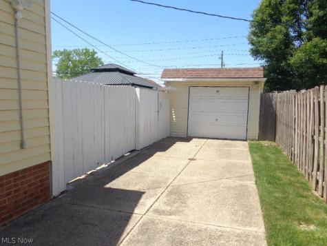4396 Rockland Drive Brooklyn OH 44144