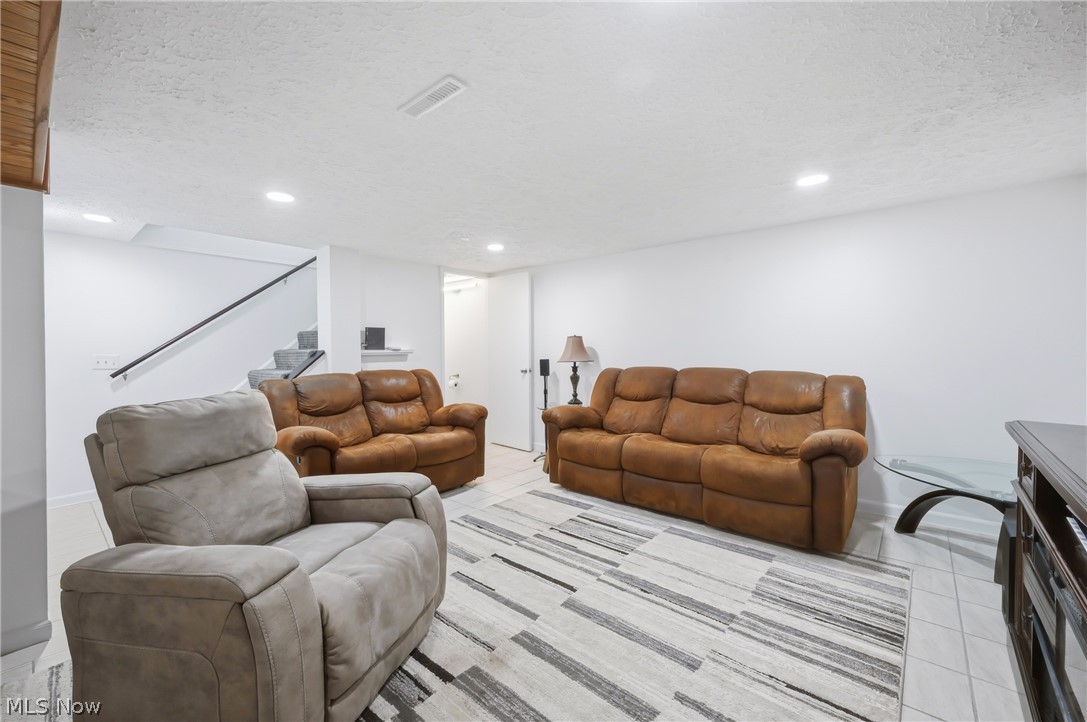 723 Dresden Drive Hubbard OH 44425