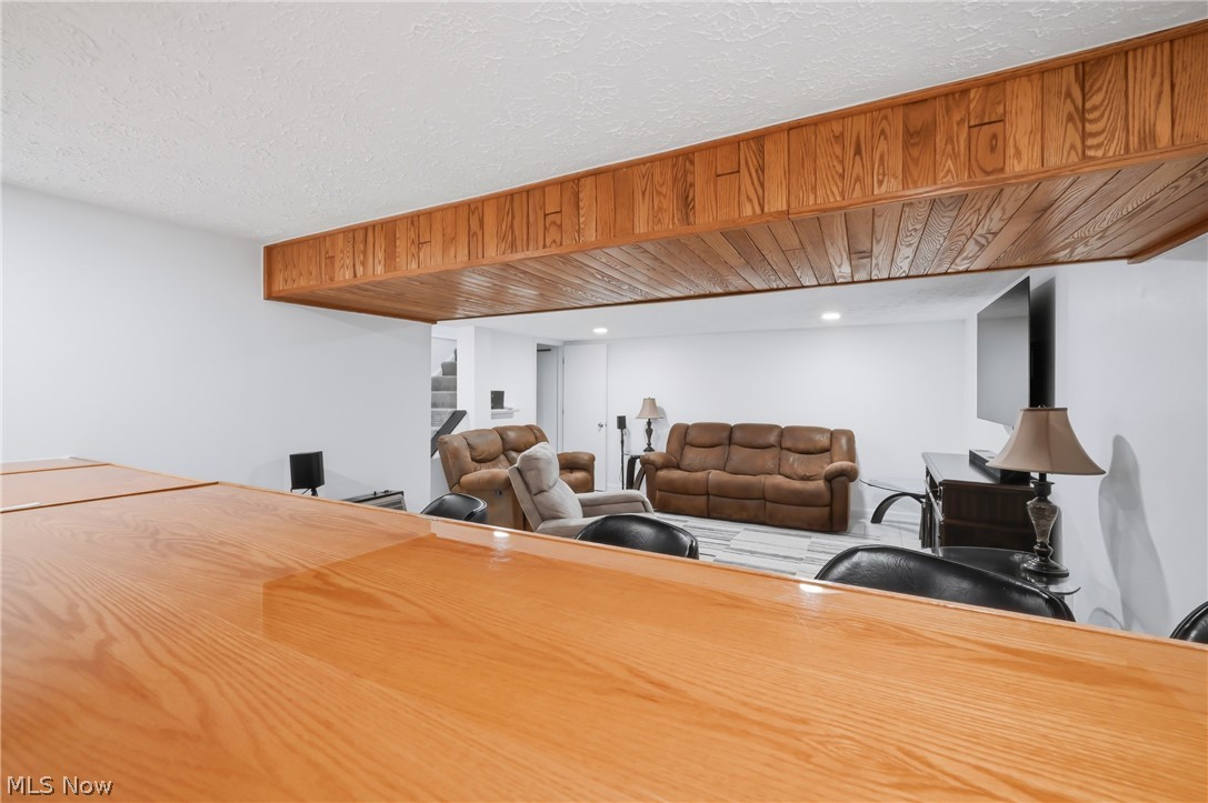 723 Dresden Drive Hubbard OH 44425