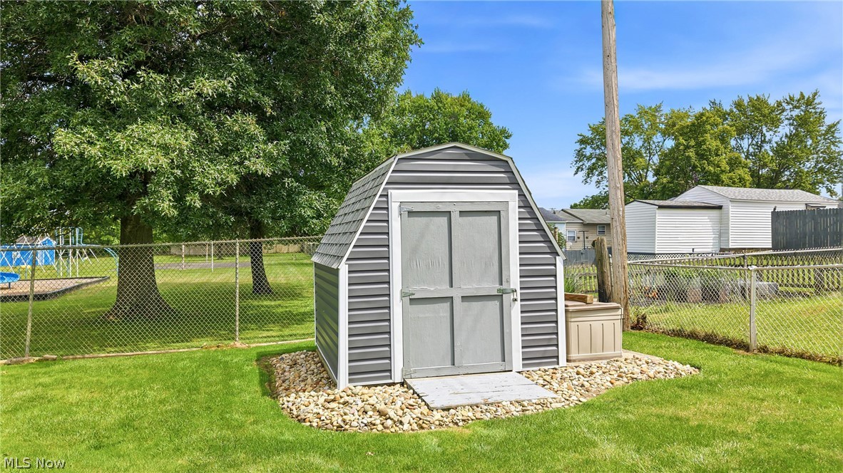 723 Dresden Drive Hubbard OH 44425