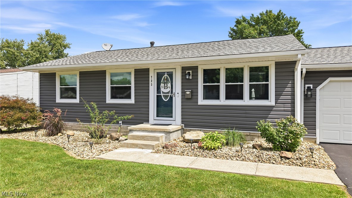 723 Dresden Drive Hubbard OH 44425