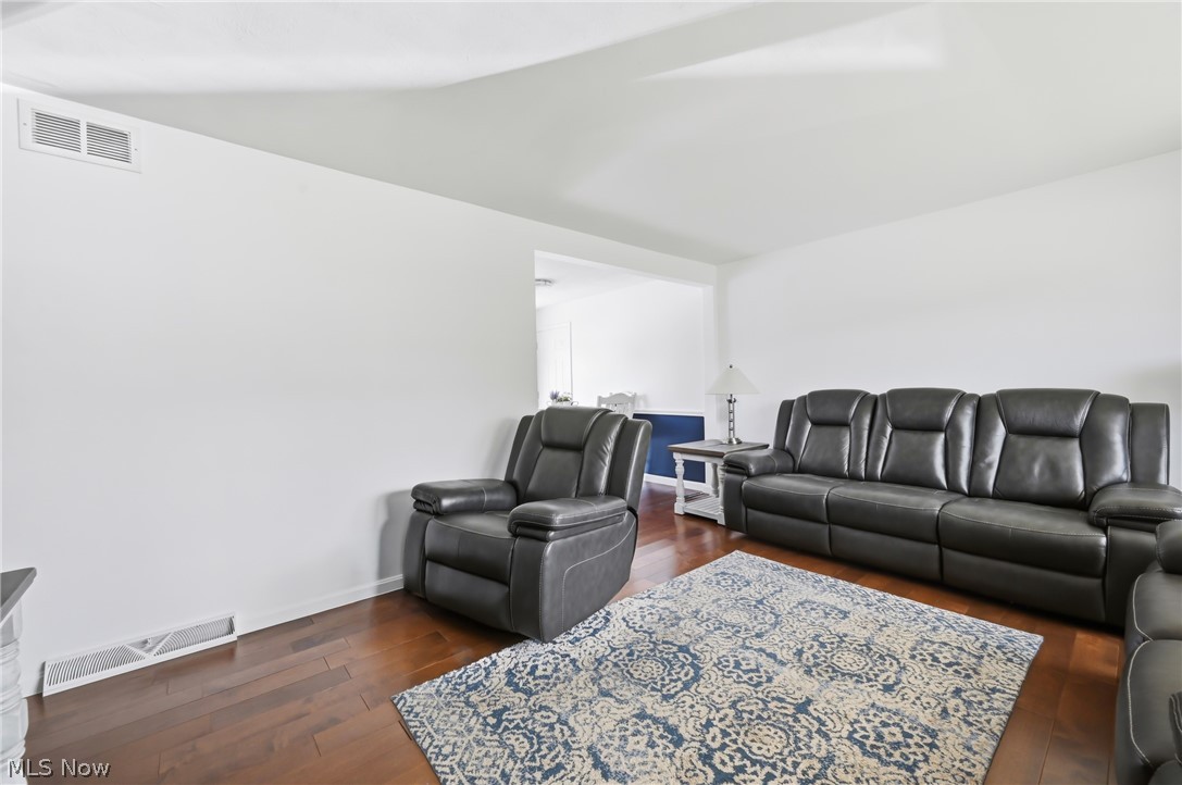 723 Dresden Drive Hubbard OH 44425