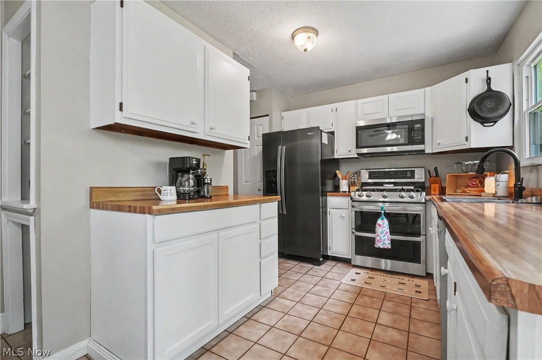 26930 Southwood Lane Olmsted Falls OH 44138
