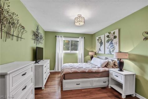 6815 Parkgate Oval Seven Hills OH 44131
