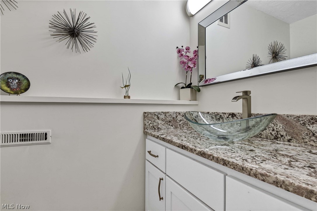 6815 Parkgate Oval Seven Hills OH 44131