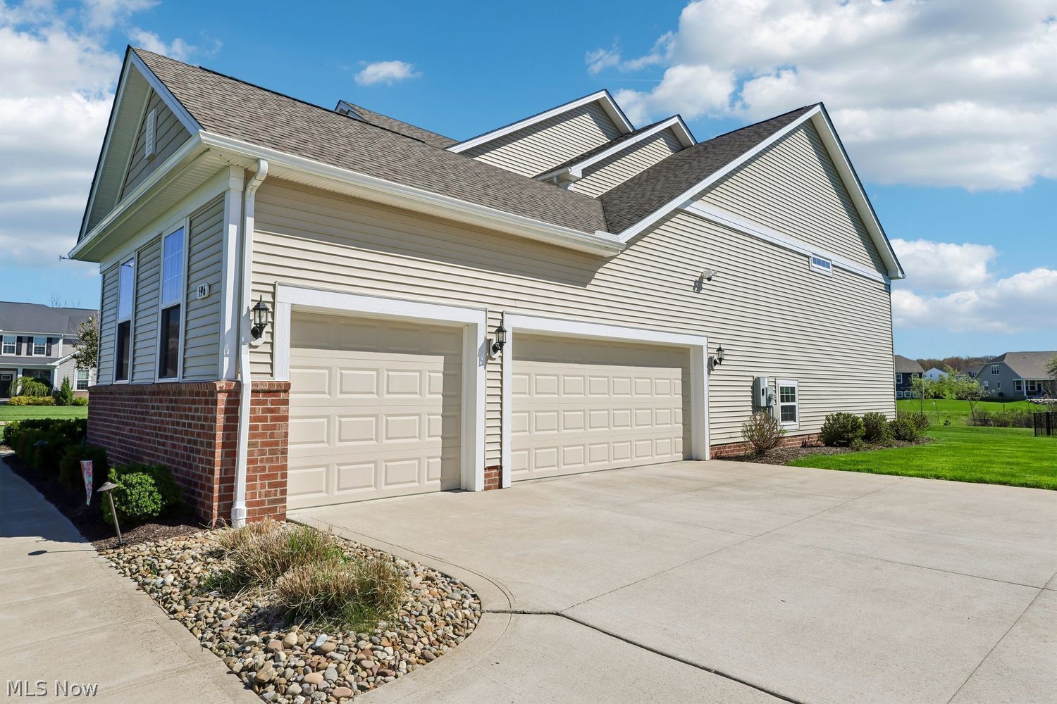 596 Cara Court Aurora OH 44202