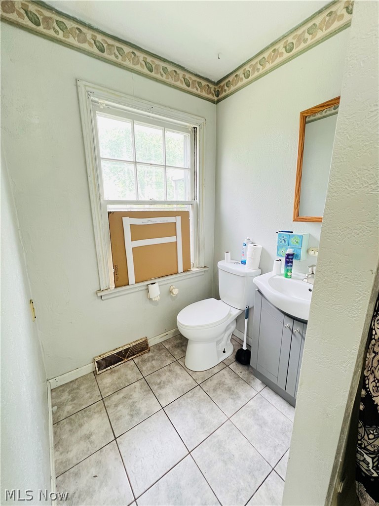 2135 Parkman Road NW Warren OH 44485