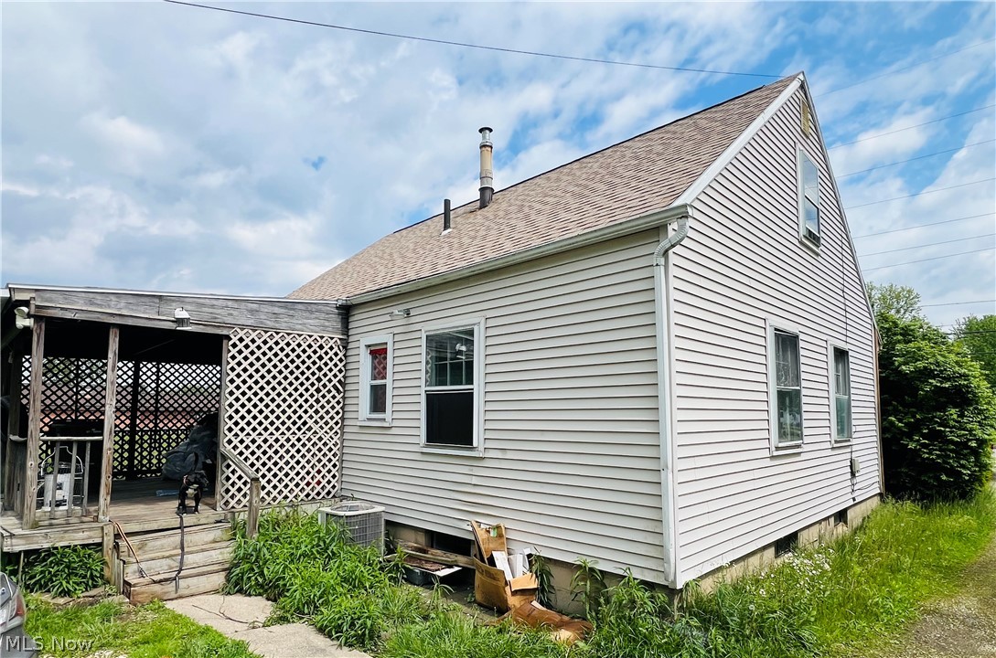 2135 Parkman Road NW Warren OH 44485