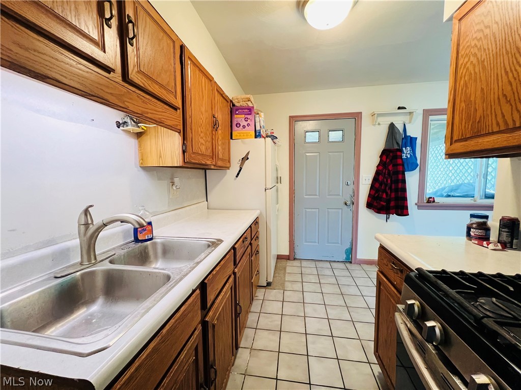 2135 Parkman Road NW Warren OH 44485