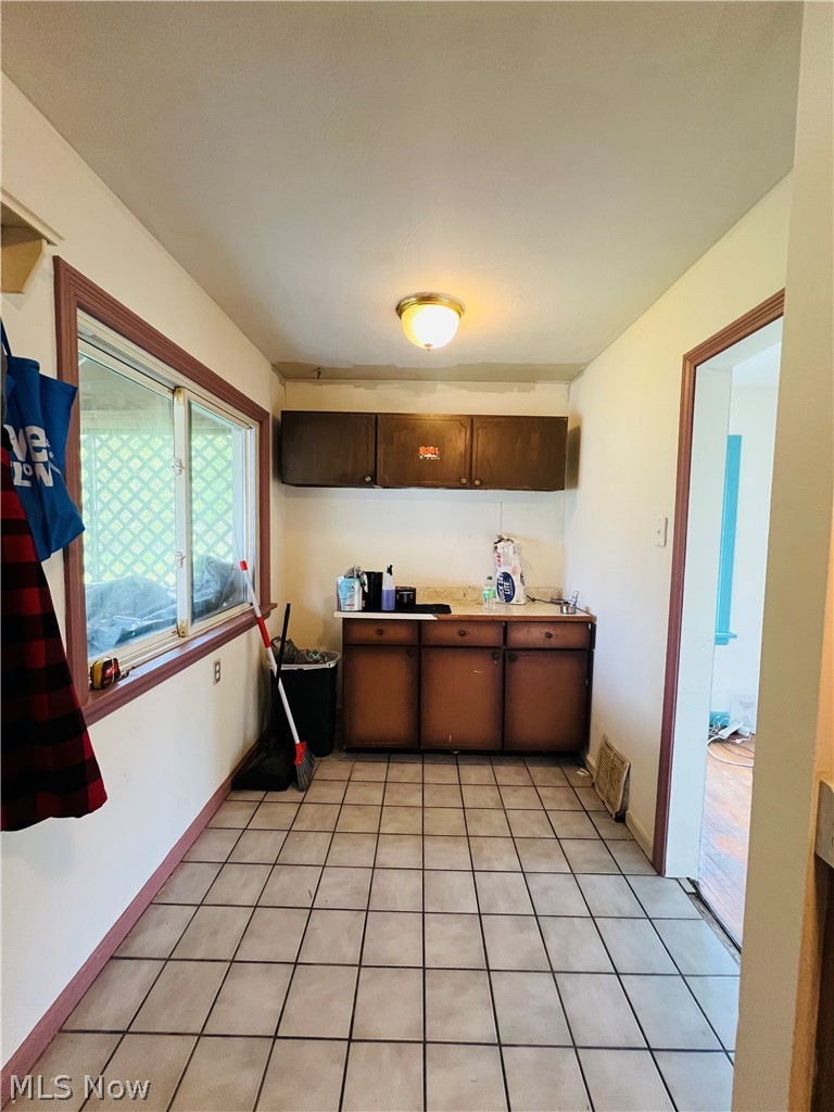 2135 Parkman Road NW Warren OH 44485