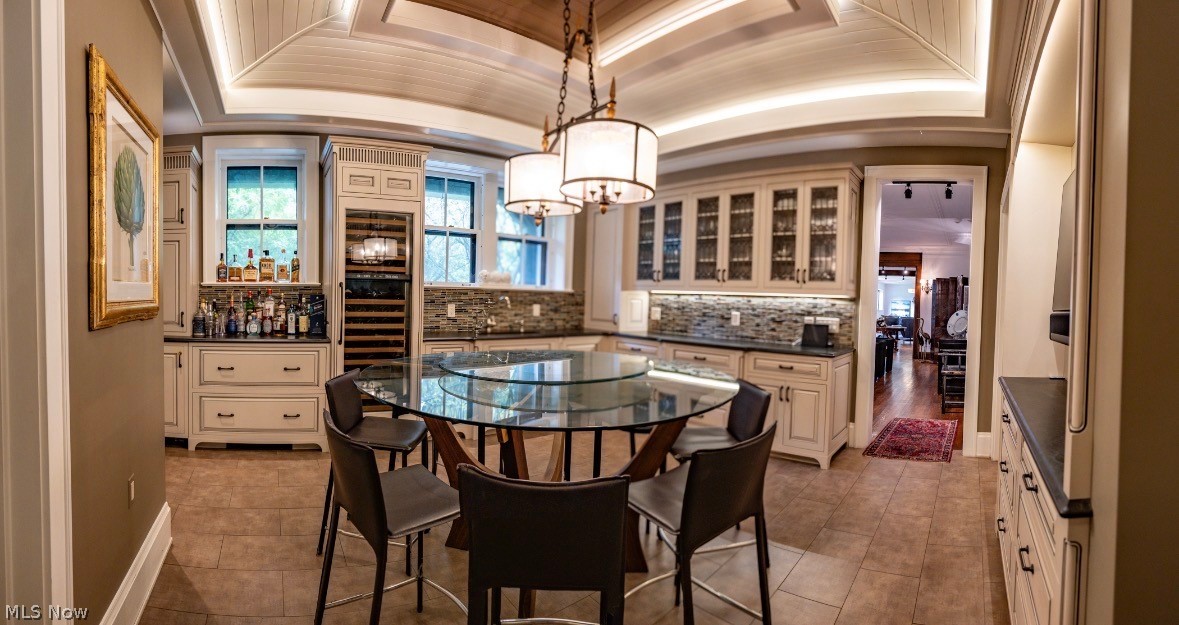 10494 Lake Shore Boulevard Bratenahl OH 44108