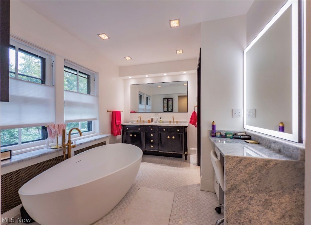 10494 Lake Shore Boulevard Bratenahl OH 44108