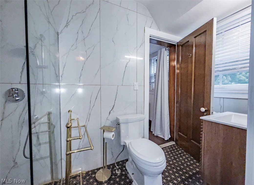 10494 Lake Shore Boulevard Bratenahl OH 44108